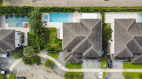 8904 SW 69th Ter, Miami FL - photo 7 of 42
