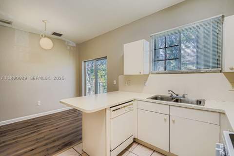 2731 NE 3rd Dr 203, Homestead FL - photo 11 of 33