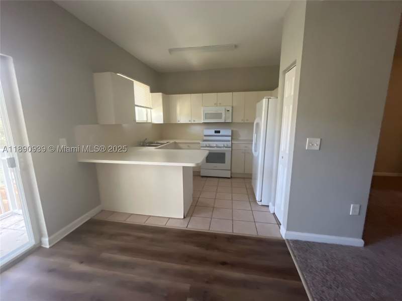 3 bedroom Condominium at 2731 NE 3rd Dr 203, Caribbean Isles Villas Co, Homestead — photo 4