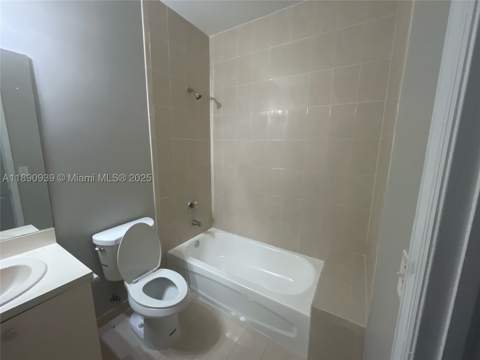 2731 NE 3rd Dr 203, Homestead FL - photo 7 of 33