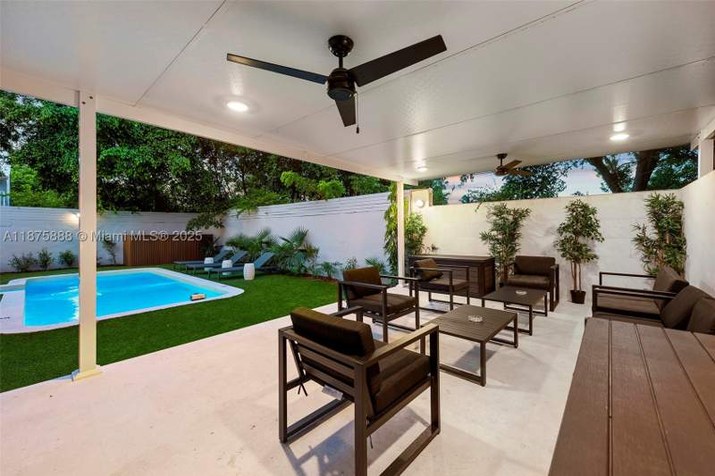 5 bedroom SingleFamilyResidence at 1019 NE 87th St, Davis Harbor, Miami — photo 2