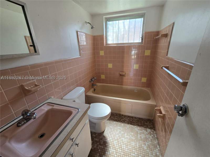 1 bedroom StockCooperative at 70 NW 77th St 11, Prestige Apts Inc Co-Op, Miami — photo 3
