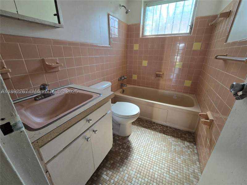 1 bedroom StockCooperative at 70 NW 77th St 11, Prestige Apts Inc Co-Op, Miami — photo 4