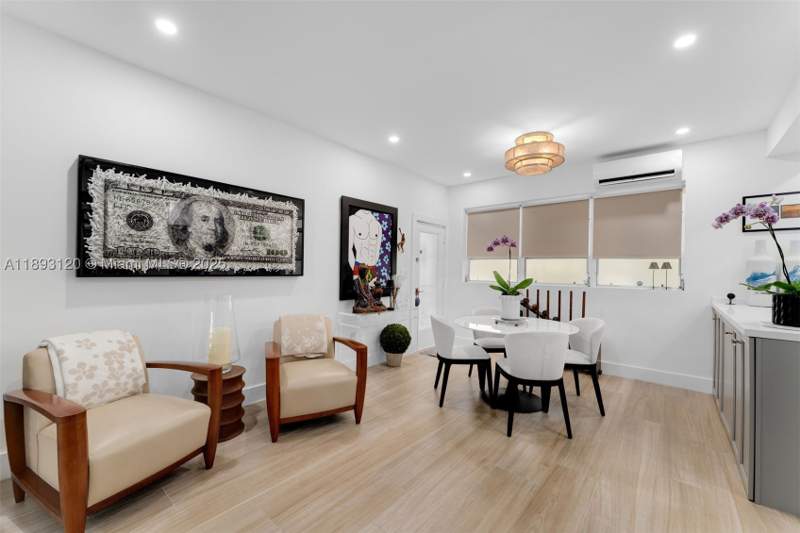 1 bedroom StockCooperative at 4720 Pine Tree Drive 2, The Esquire House, Miami Beach — photo 5