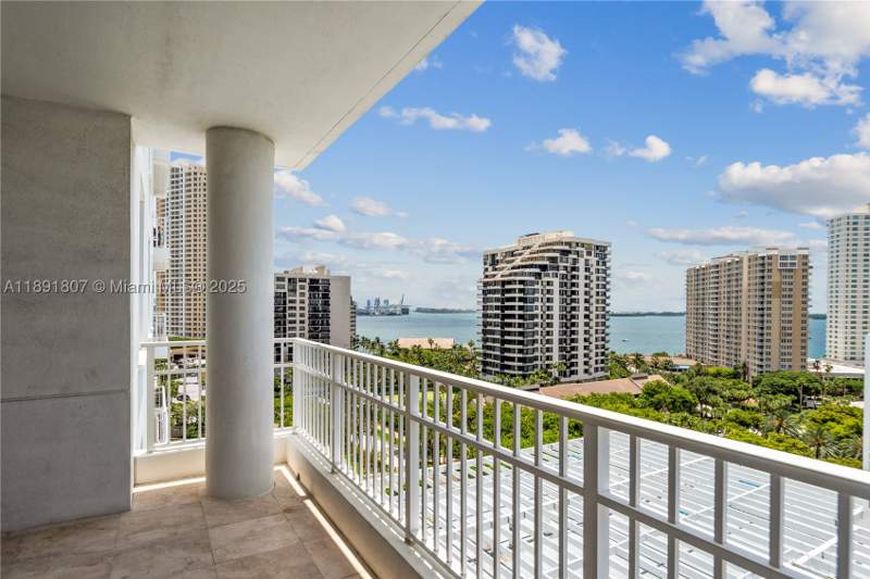 2 bedroom Condominium at 701 Brickell Key Blvd 1411, Courvoisier Courts Condo, Miami — photo 2
