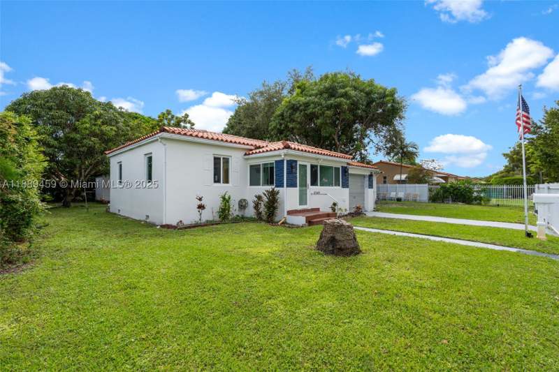 3 bedroom SingleFamilyResidence at 5340 SW 5th St, Durward Heights, Miami — photo 5