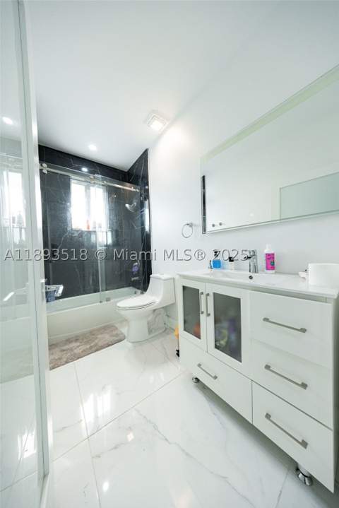2122 NE 39th Ter, Homestead FL - photo 8 of 21