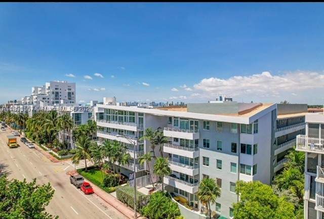 2 bedroom Condominium at 7800 Collins Ave 203, Rond Point Condo, Miami Beach — photo 2