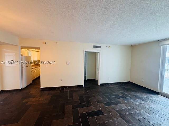 2 bedroom Condominium at 7800 Collins Ave 203, Rond Point Condo, Miami Beach — photo 4