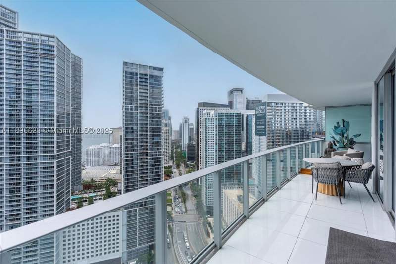 2 bedroom Condominium at 200 Biscayne Boulevard Way 3608, Epic West Condo, Miami — photo 3