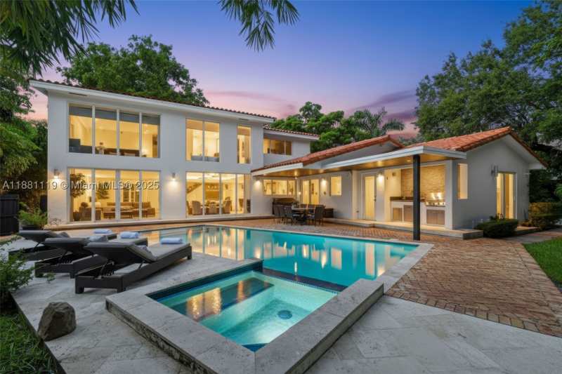 4 bedroom SingleFamilyResidence at 575 Bay Point Rd, Bay Point, Miami — photo 1