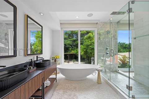 575 Bay Point Rd, Miami FL - photo 12 of 97