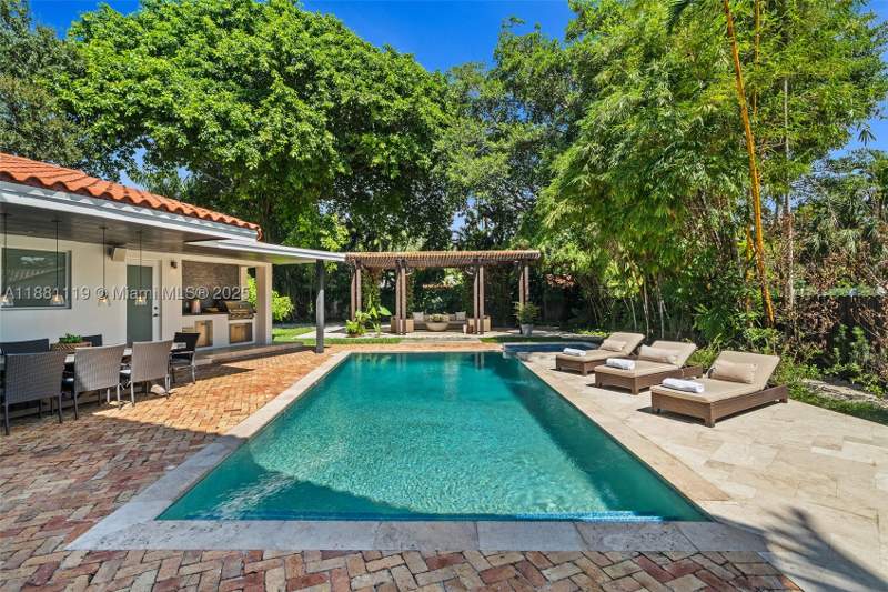 4 bedroom SingleFamilyResidence at 575 Bay Point Rd, BAY POINT, Miami — photo 2