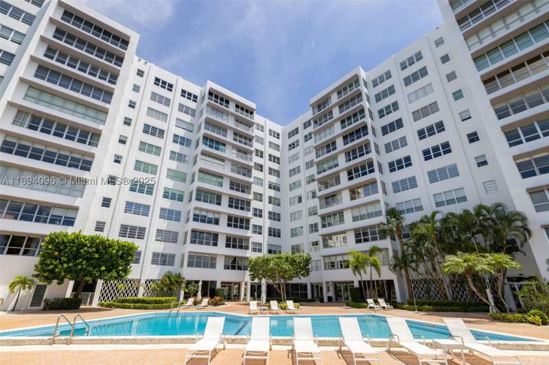 1 bedroom Condominium at 9100 W Bay Harbor Dr 10B, Blair House Condo - West, Bay Harbor Islands — photo 2