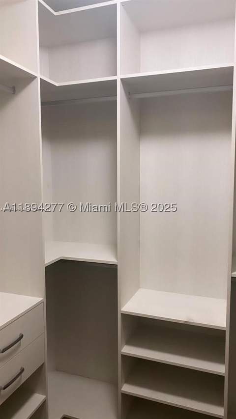 9880 NW 74th Ter, Doral FL - photo 9 of 9