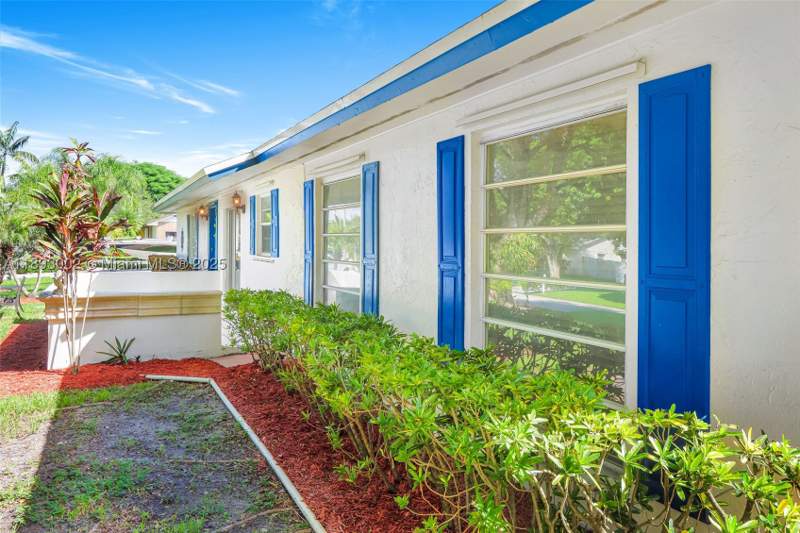 4 bedroom SingleFamilyResidence at 18045 SW 87th Ct, Section 21 Bel-Aire, Palmetto Bay — photo 3