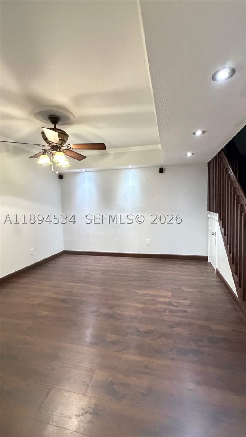 4 bedroom Townhouse at 2450 W 67th Pl 13-12, Lago Grande Four-A Condo, Hialeah — photo 4