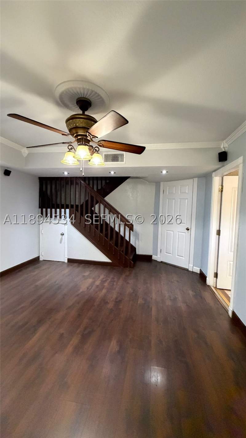 4 bedroom Townhouse at 2450 W 67th Pl 13-12, Lago Grande Four-A Condo, Hialeah — photo 5