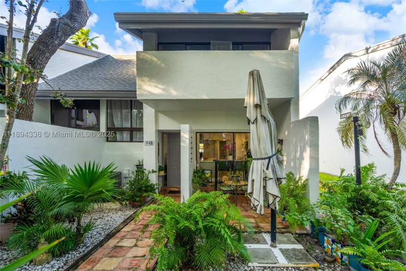 4 bedroom Condominium at 19440 NE 26th Ave 54B, Riverwood Sec 3, Miami — photo 1