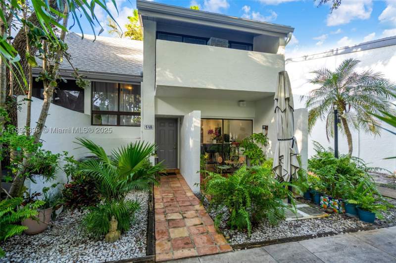 4 bedroom Condominium at 19440 NE 26th Ave 54B, Riverwood Sec 3, Miami — photo 2