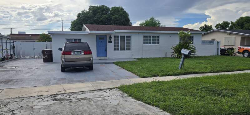 4 bedroom SingleFamilyResidence at 7160 W 10th Ave, Meadows Park, Hialeah — photo 2