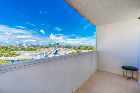 16400 NE 17th Ave 601, North Miami Beach FL - photo 16 of 22