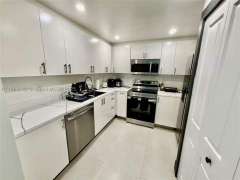 1250 S Miami 1603, Miami FL - photo 15 of 44