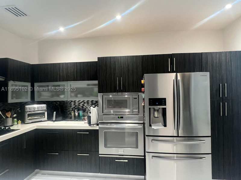 3 bedroom SingleFamilyResidence at 11281 NW 84th St, Islands At Doral Northwes, Doral — photo 1