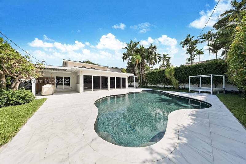 4 bedroom SingleFamilyResidence at 5244 Alton Rd, La Gorce Golf Sub, Miami Beach — photo 2