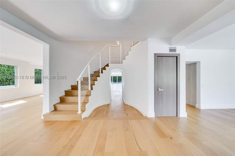 4 bedroom SingleFamilyResidence at 5244 Alton Rd, La Gorce Golf Sub, Miami Beach — photo 3