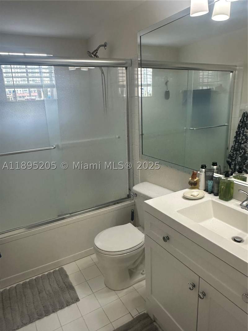 1 bedroom Condominium at 17125 N Bay Rd 3402, Porto Bellagio Condo, Sunny Isles Beach — photo 5