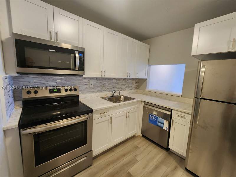 2 bedroom Condominium at 11309 SW 200th St 303-C, Caribbean Gardens Condo, Miami — photo 2