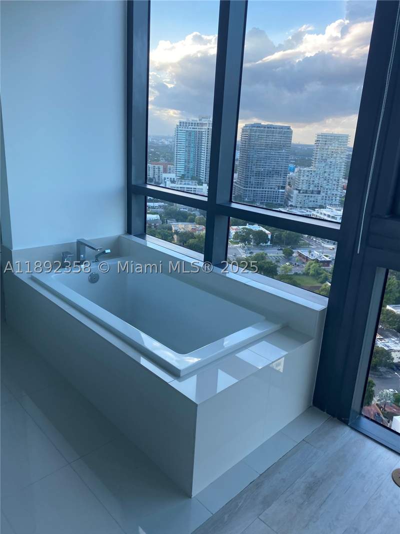 1 bedroom Condominium at 650 NE 32nd St 3108, Paraiso Bay Condo, Miami — photo 4