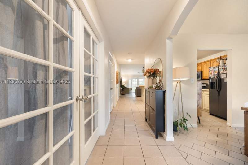 4 bedroom SingleFamilyResidence at 9730 SW 219th St, Lakes By The Bay Sec 4, Cutler Bay — photo 5