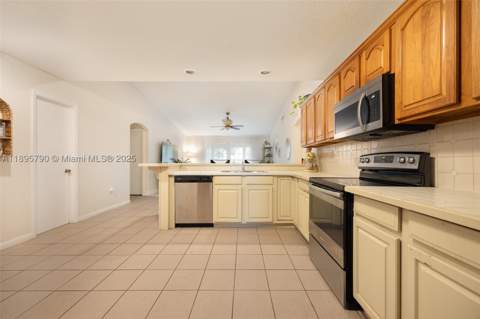 9730 SW 219th St, Cutler Bay FL - photo 9 of 25