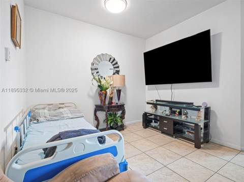 2104 NE 3rd Ct, Homestead FL - photo 11 of 35