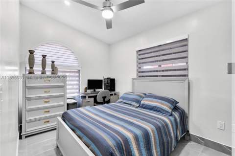 3118 W 71st Pl, Hialeah FL - photo 11 of 28