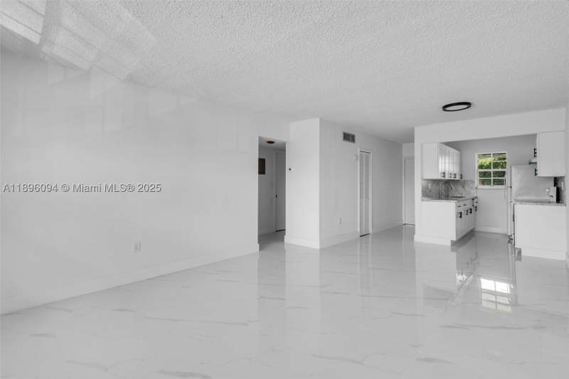 2 bedroom Condominium at 4050 NW 135th St 21-11, Villa Biscaya Jardines Co, Opa Locka — photo 5