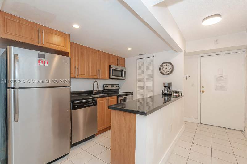 2 bedroom Condominium at 201 178th Dr 426, Le Cartier Condo, Sunny Isles Beach — photo 5