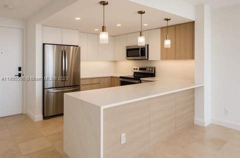 2625 Collins Ave 1507, Miami Beach FL - photo 6 of 19
