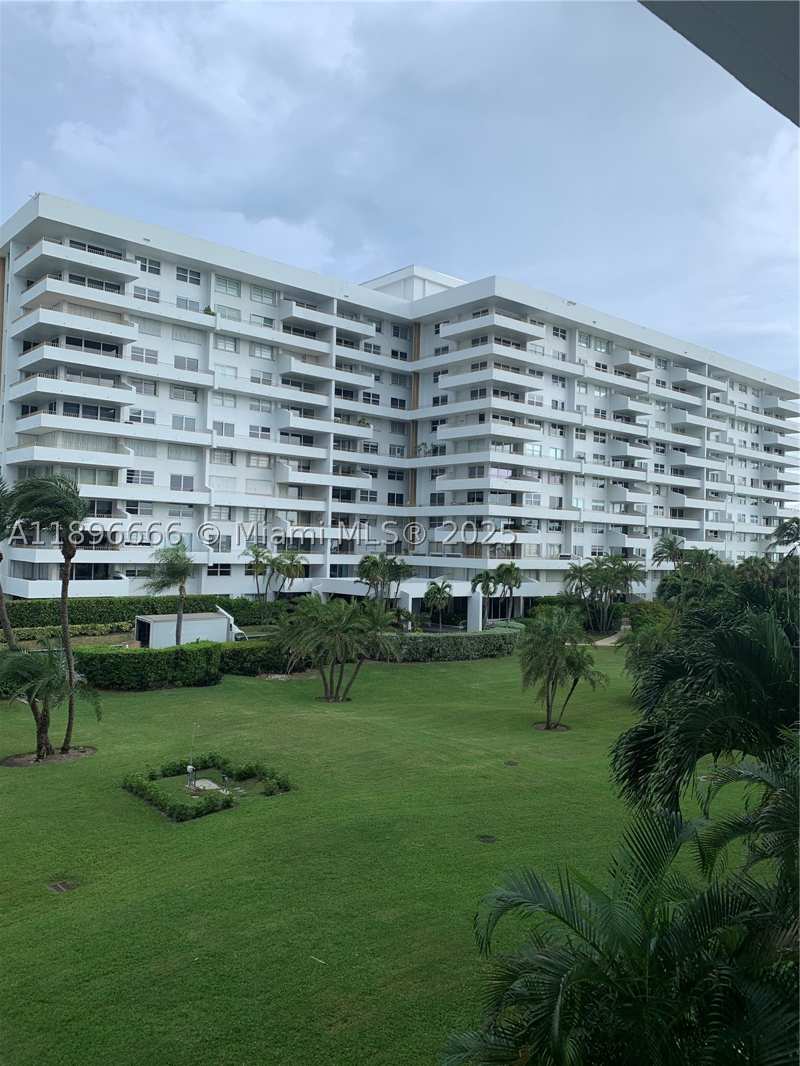 2 bedroom Condominium at 177 Ocean Lane Dr 208, Key Biscayne Commodore Cl, Key Biscayne — photo 1