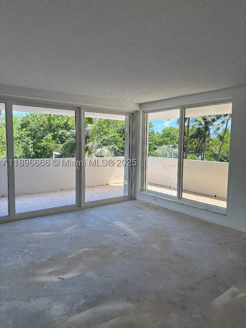 2 bedroom Condominium at 177 Ocean Lane Dr 208, Key Biscayne Commodore Cl, Key Biscayne — photo 3