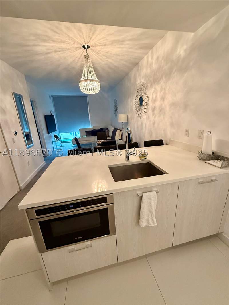 1 bedroom Condominium at 501 NE 31st St 602, Paraiso Bayviews Condo, Miami — photo 3
