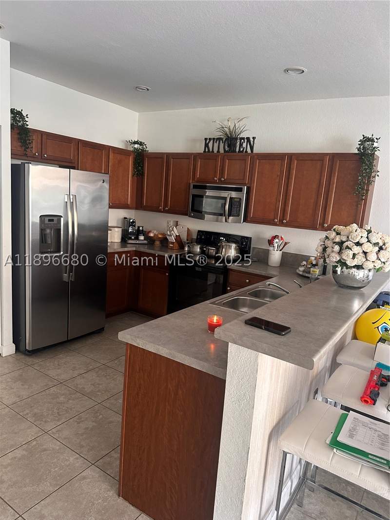 2 bedroom Townhouse at 8867 W 35th Way, Bellagio Villas, Hialeah — photo 5