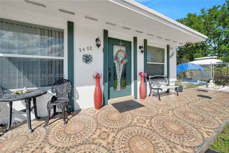 4 bedroom Townhouse at 5402 SW 128th Pl, Royale Green Townhouse SE, Miami — photo 5