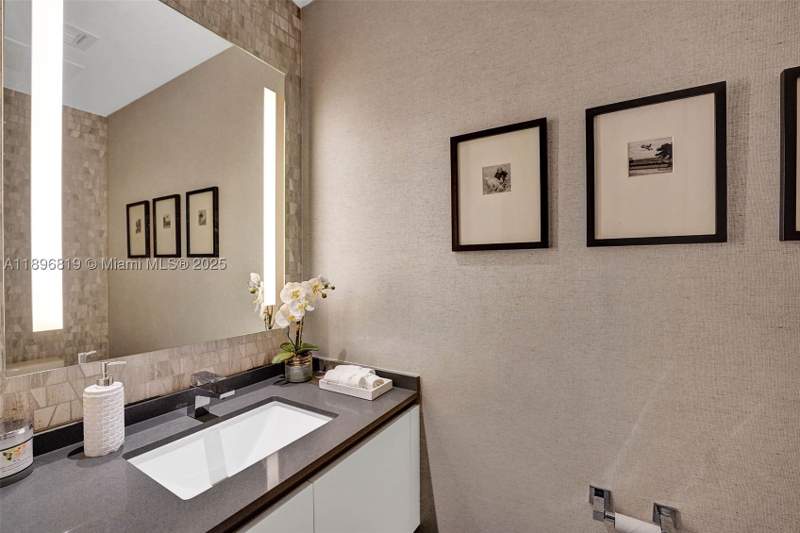 1 bedroom Condominium at 88 SW 7th St 1408, Rise Condo, Miami — photo 5