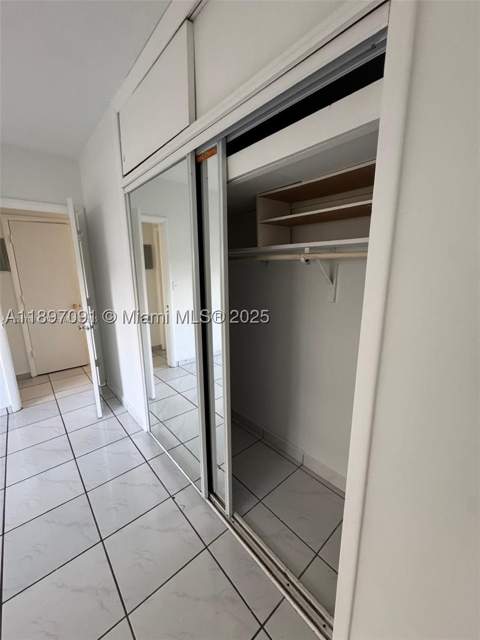 8040 Tatum Waterway Dr 3, Miami Beach FL - photo 13 of 29