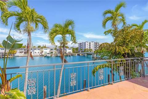 8040 Tatum Waterway Dr 3, Miami Beach FL - photo 22 of 29