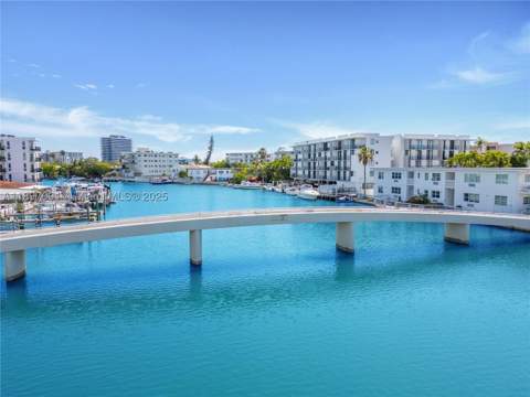 8040 Tatum Waterway Dr 3, Miami Beach FL - photo 24 of 29
