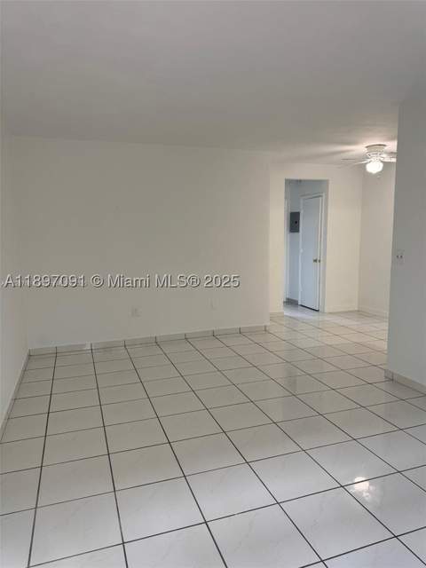 8040 Tatum Waterway Dr 3, Miami Beach FL - photo 6 of 29